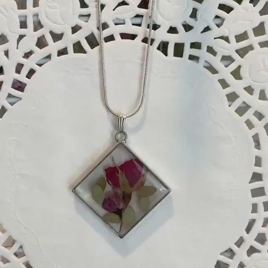 Rose Pendant Necklace